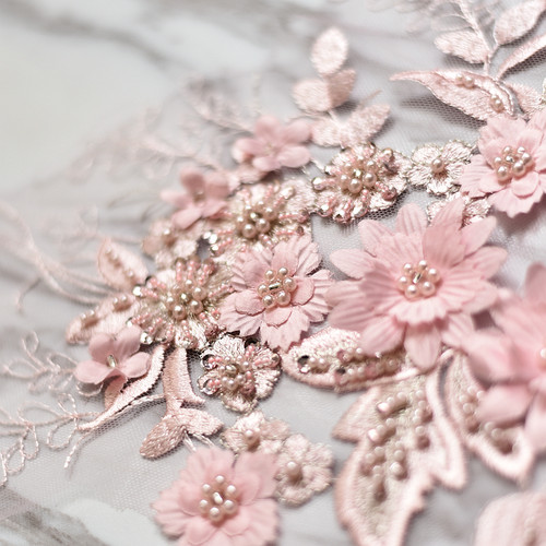 粉色立体贴花片补丁婚纱礼服蕾丝