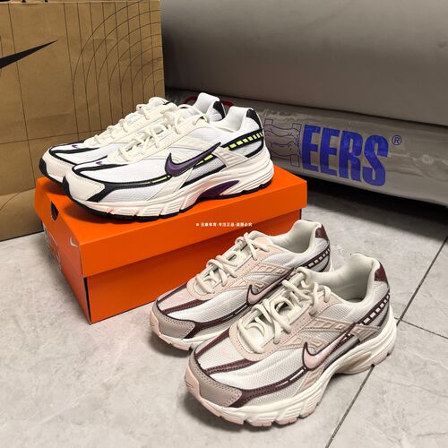 Nike耐克轻便舒适透气复古跑步鞋