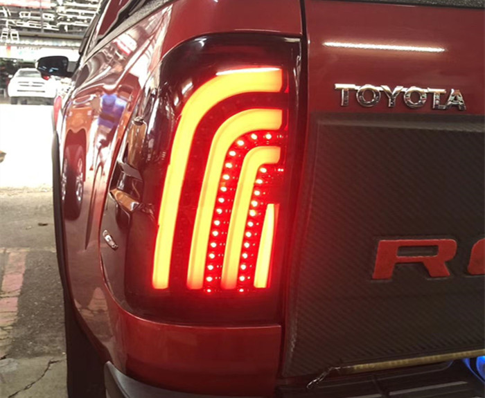 适用于海拉克斯HILUX  REVO ROCC改装泰版流光车尾灯转向灯倒车灯