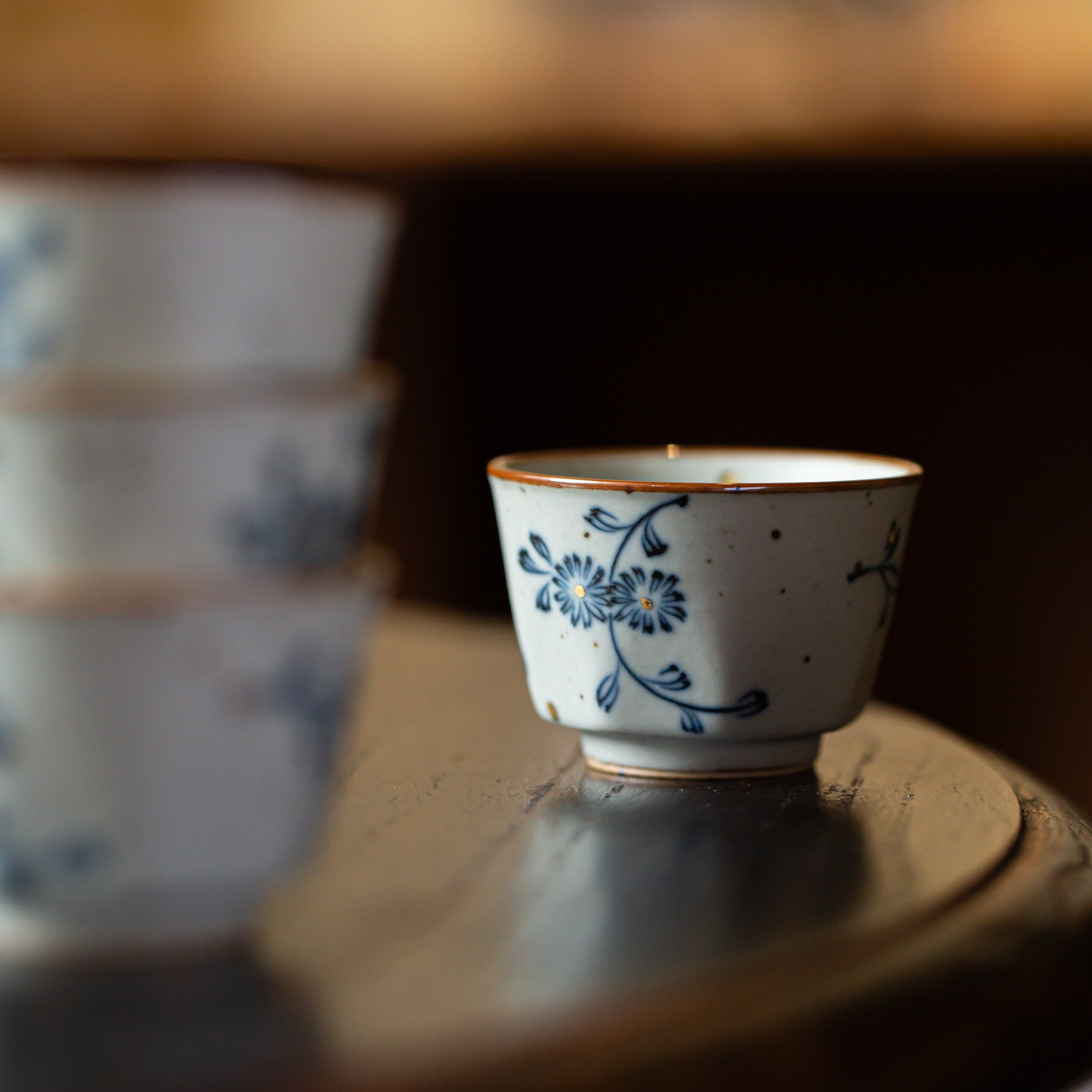 观云听雨唐草纹小客杯盖碗景德镇手绘主人杯套装复古品茗茶具单杯
