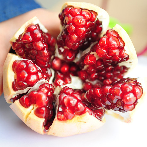 贵妃红临潼石榴软籽味道浓郁