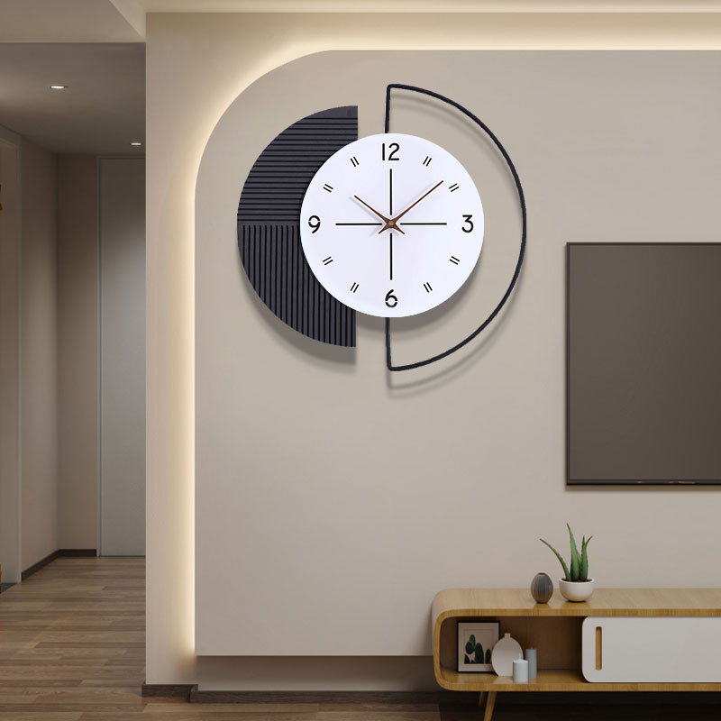 高端大气！设计师客厅高级感挂钟