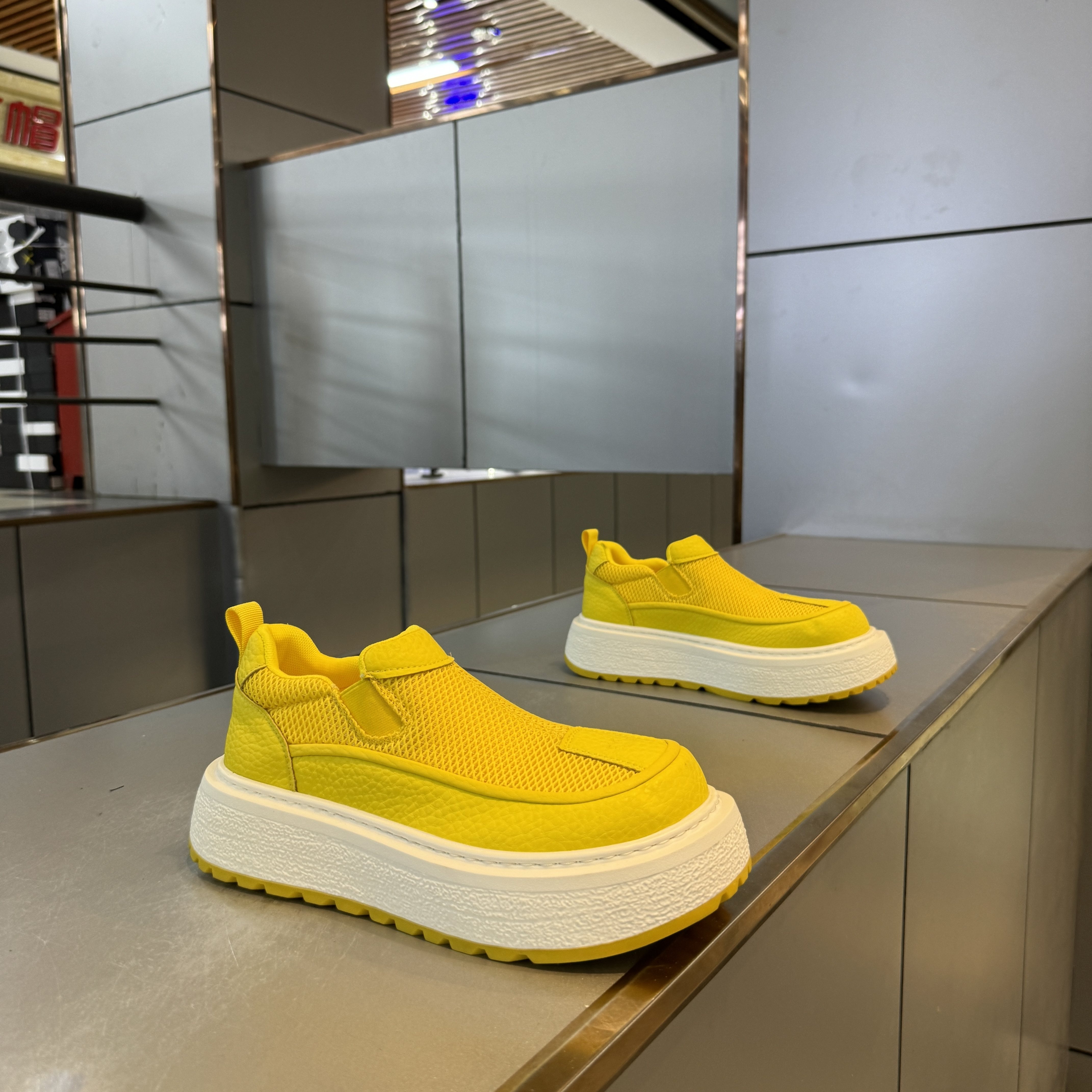 2026年新款春夏季男鞋厚底一脚蹬透气增高鞋布面拼接休闲鞋运动鞋