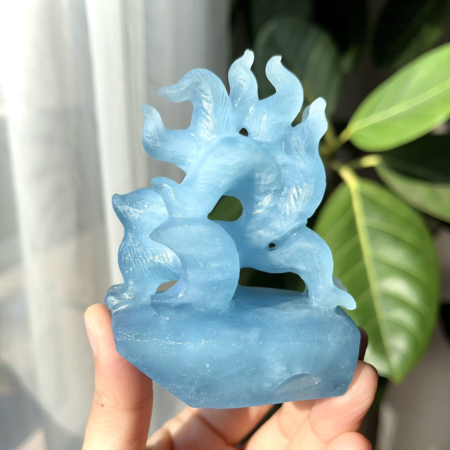天然海蓝宝九尾狐摆件