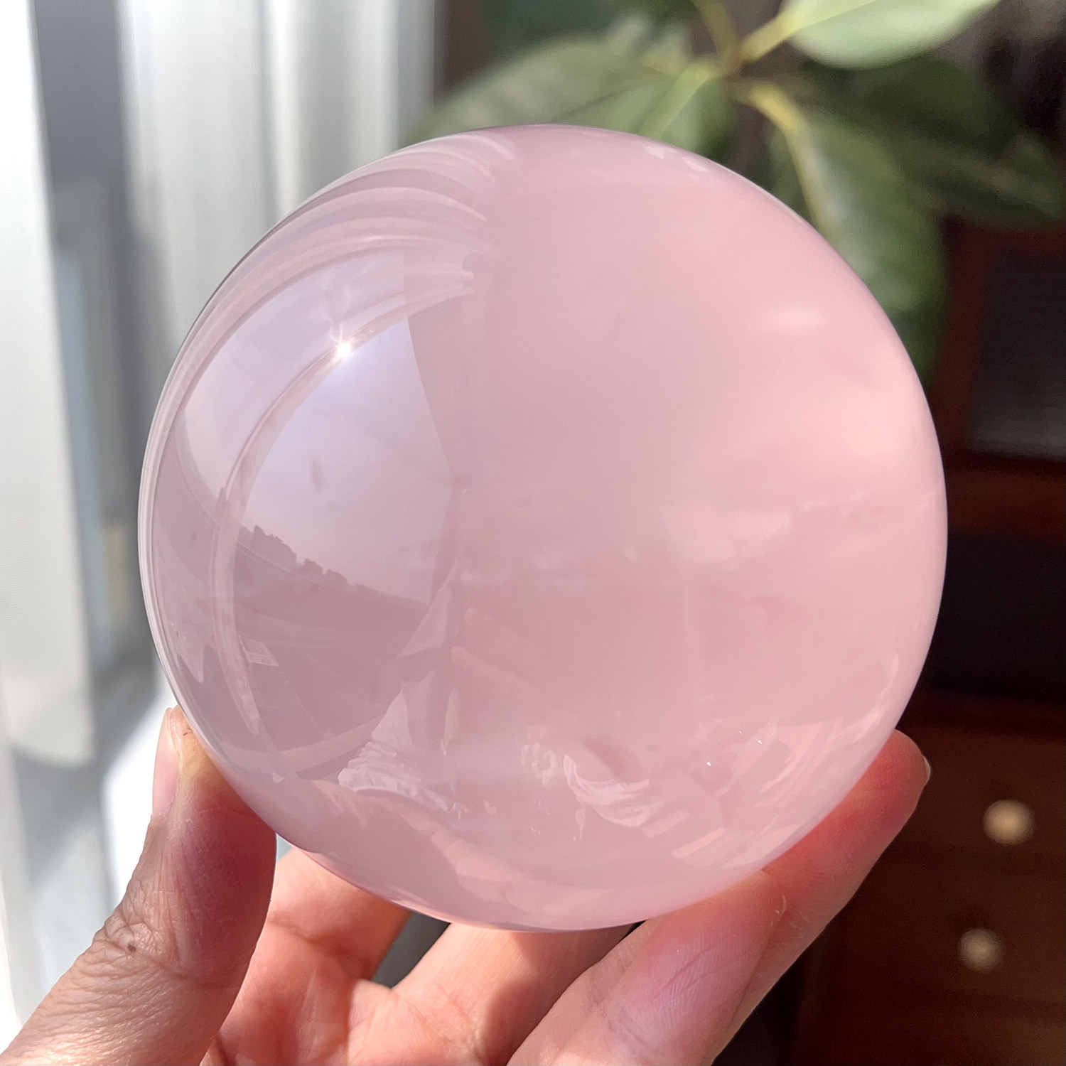 天然莫桑星光粉晶球摆件