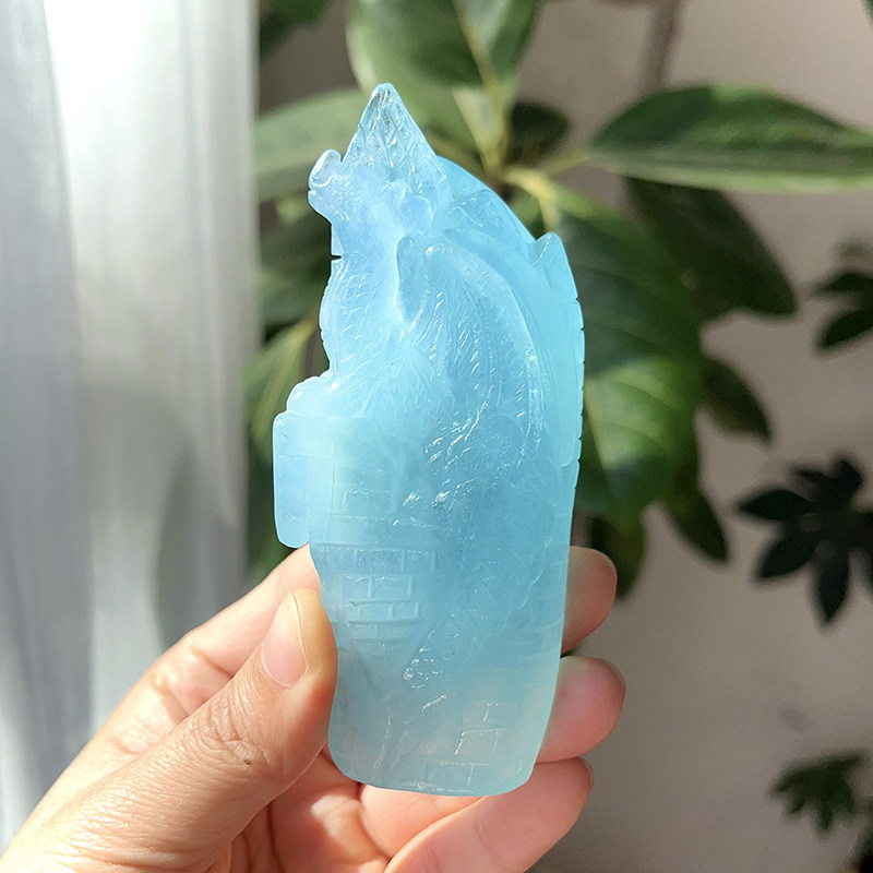 天然海蓝宝城堡龙摆件