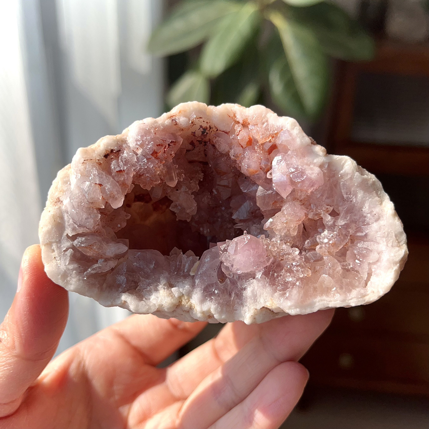 天然阿根廷粉晶洞造型好看