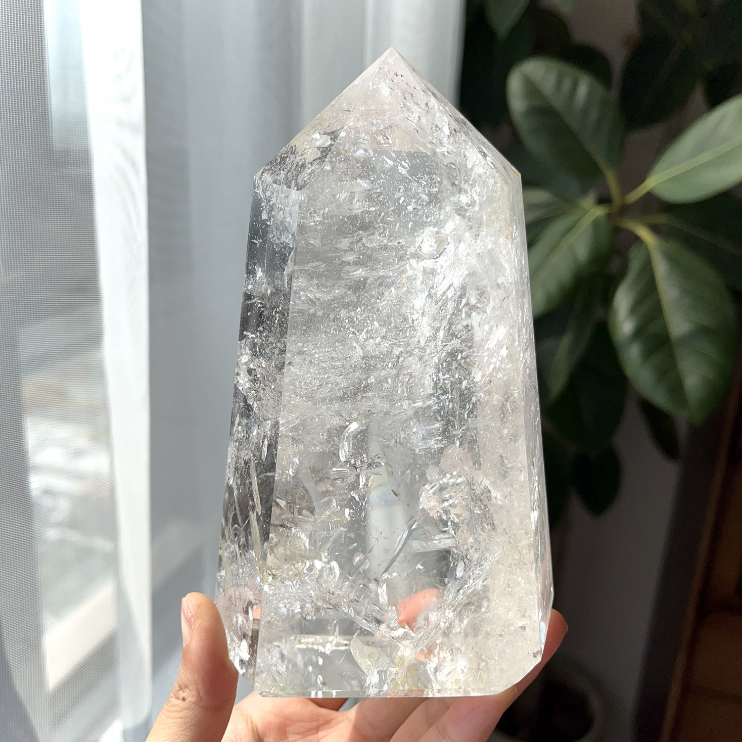 天然喜马白水晶阿赛柱摆件
