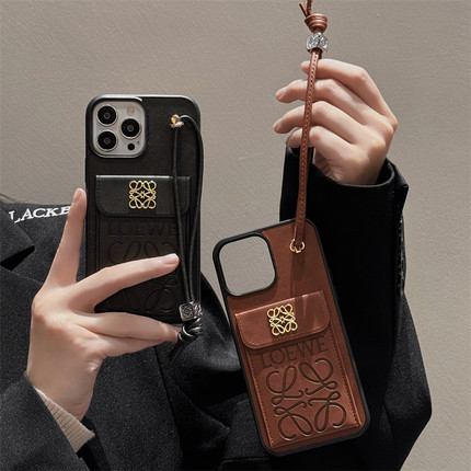高级奢华潮牌LOEW适用iPhone14promax手机壳轻12/11奢高档皮质17印花苹果15一体插卡包16PRO小众13女手链XR套