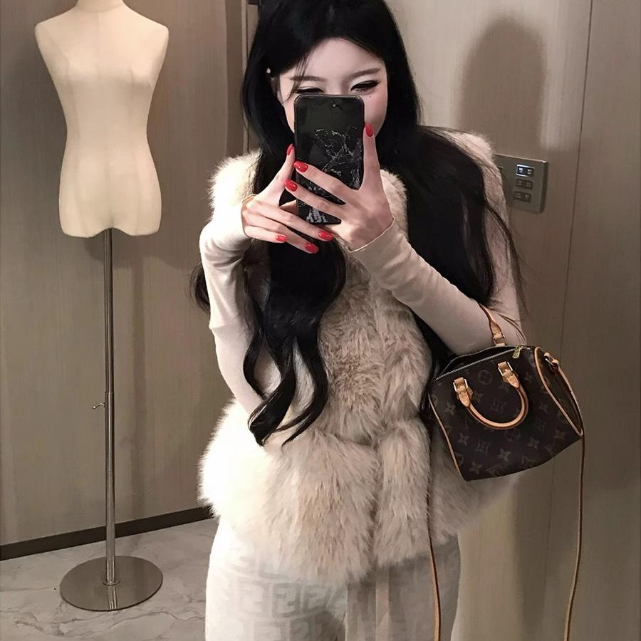 秋冬贵气高级感拼接毛毛马甲上衣