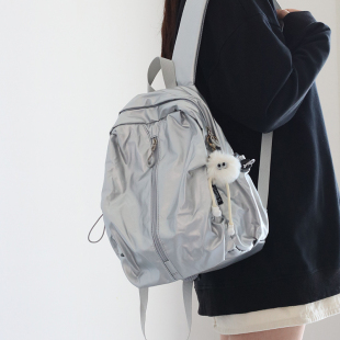 书包女大学生小众设计初高中生双肩包女新款 旅行通勤背包 2026时尚