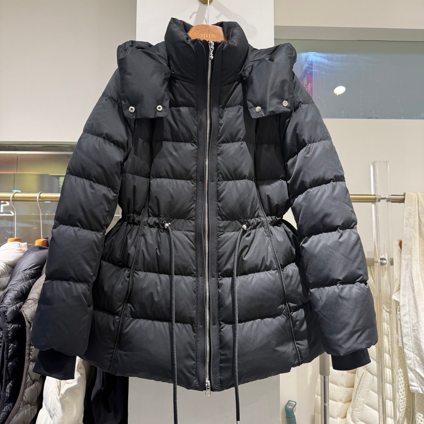 黑色连帽可脱卸收腰羽绒服女中长款修身鹅绒服外套2026冬新款保暖