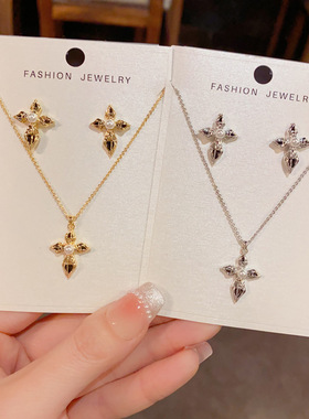 欧美复古珍珠项链十字架轻奢高端小众级设计感锁骨颈耳环钉饰女潮