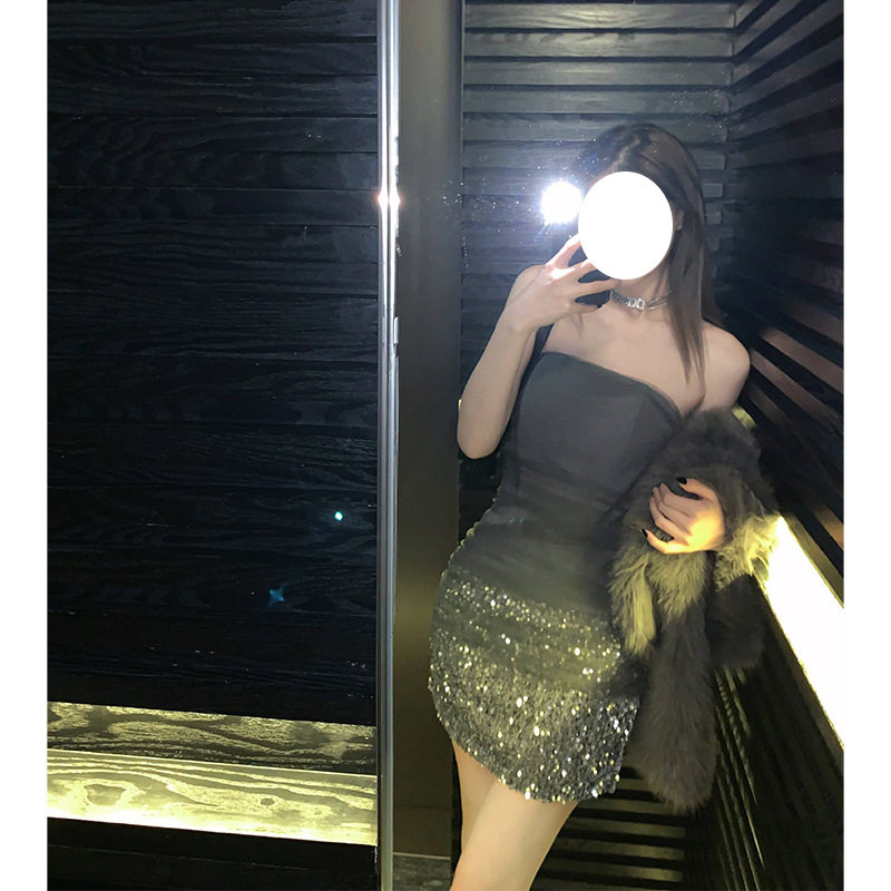 性感抹胸露肩背亮片礼服轻奢高端小众级气质名媛晚宴会显瘦连衣裙