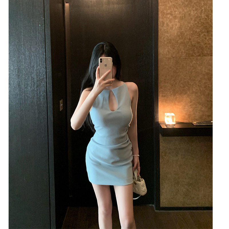 性感镂空露肩肯豆V领礼服轻奢高端小众级气质名媛晚宴收腰连衣裙