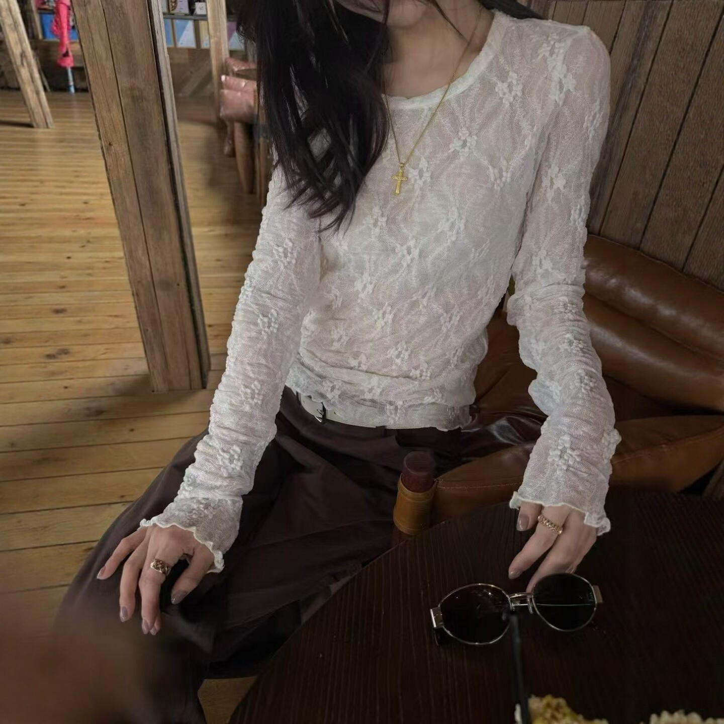 早秋新款蕾丝衫女长袖打底衫上衣