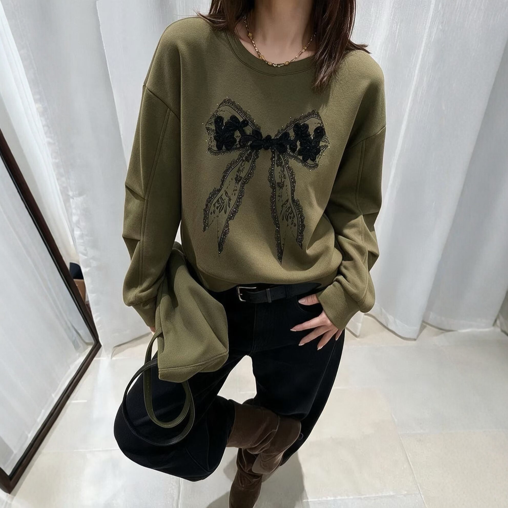 烫钻蝴蝶结圆领卫衣女款长袖t恤