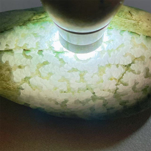 T88695精品缅甸天然翡翠原石老坑后江场口开窗牌子料  重90克