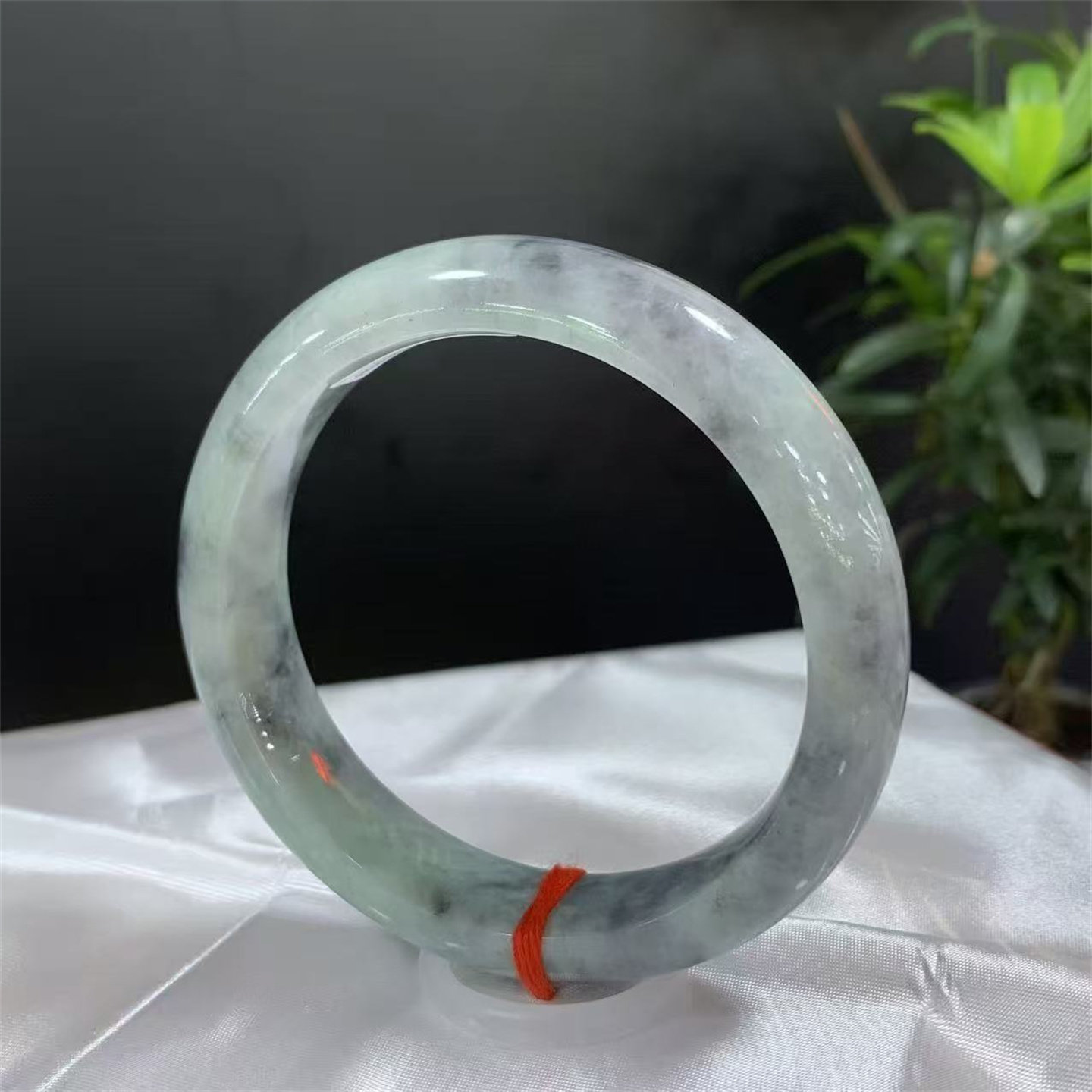 54圈口天然A货翡翠乌鸡带紫手镯  有证书