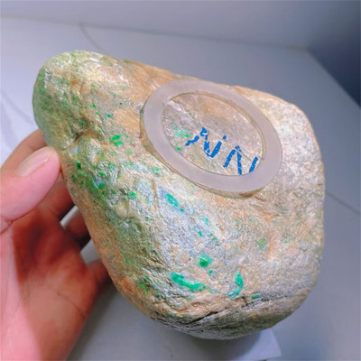 缅甸天然翡翠原石手镯料