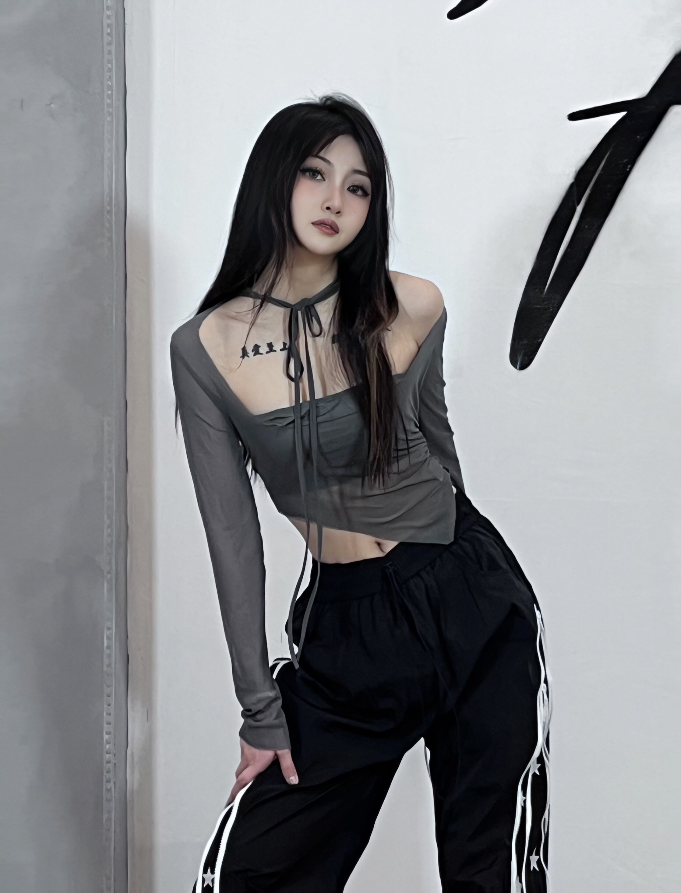 dudustudio春季时尚潮流女装新款长袖方领修身露脐纱网透视T恤