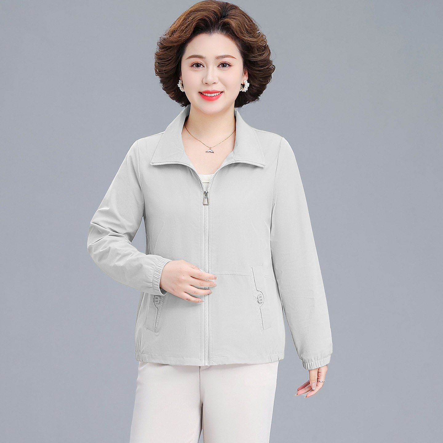 婆婆妈妈装春秋季2026外套短款中老年女装新款防晒服宽松洋气上衣