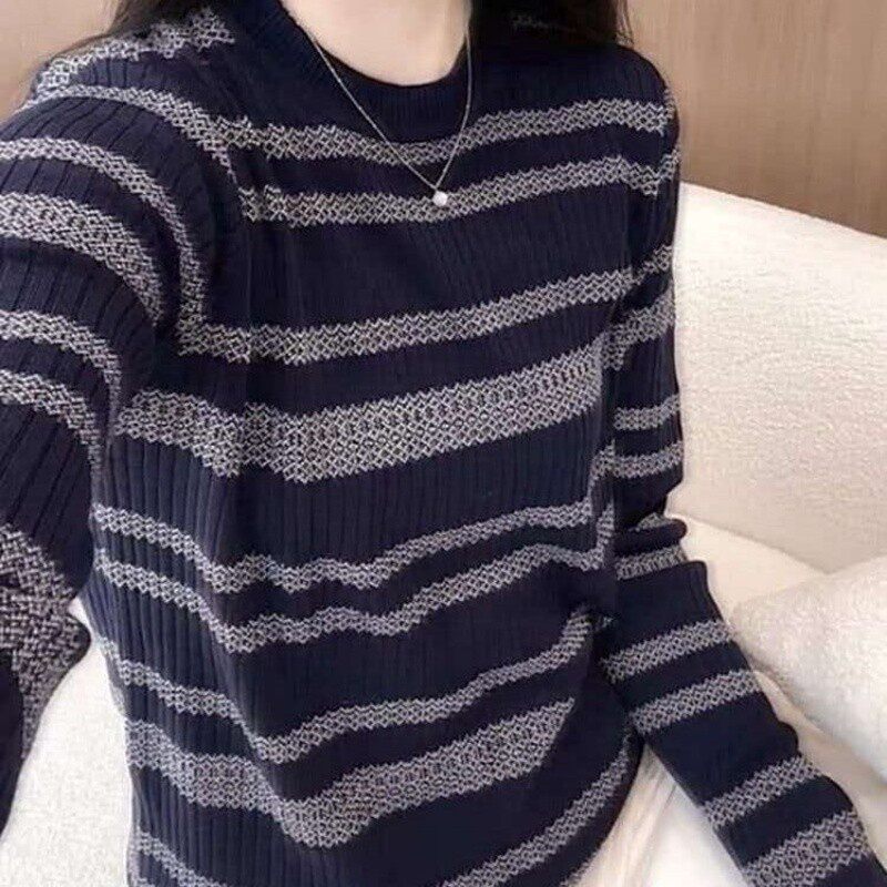 秋季新款上衣长袖圆领条纹针织衫洋气时尚大码年轻女装遮肚毛衣