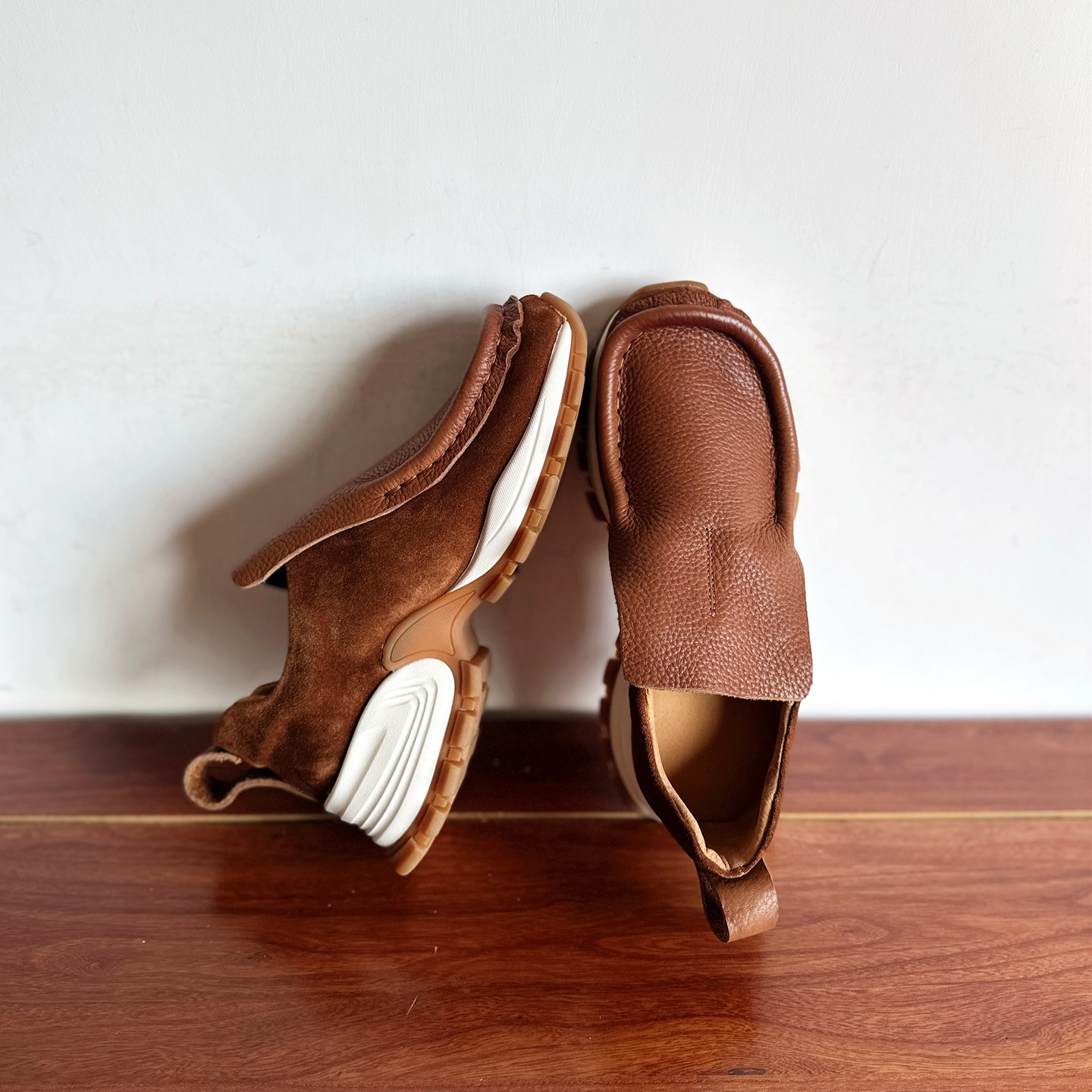 头层牛皮宽松舒适中跟休闲鞋