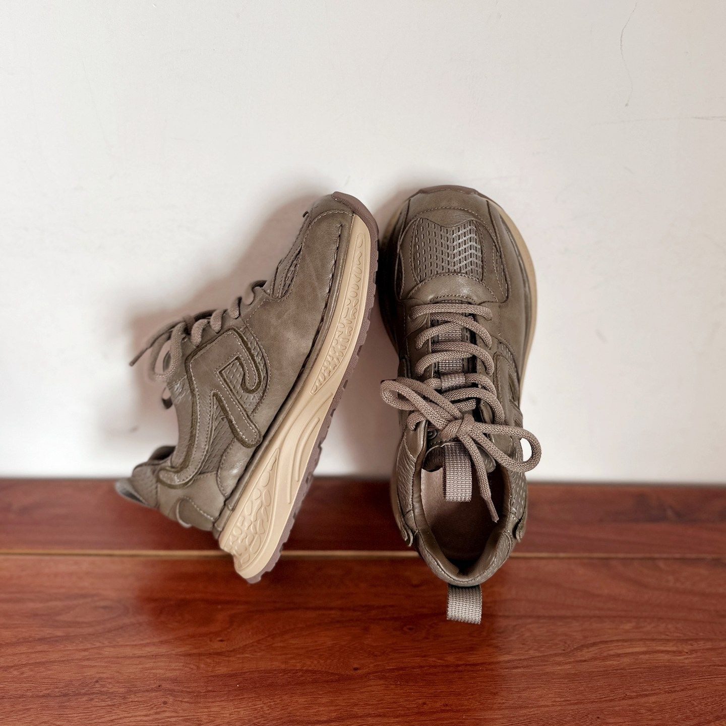 【烁掌柜】2025复古擦色做旧手工真皮女鞋头层牛皮中跟休闲阿甘鞋,女鞋,时尚休闲鞋,淘宝优惠券,粉丝福利购,淘宝优惠卷