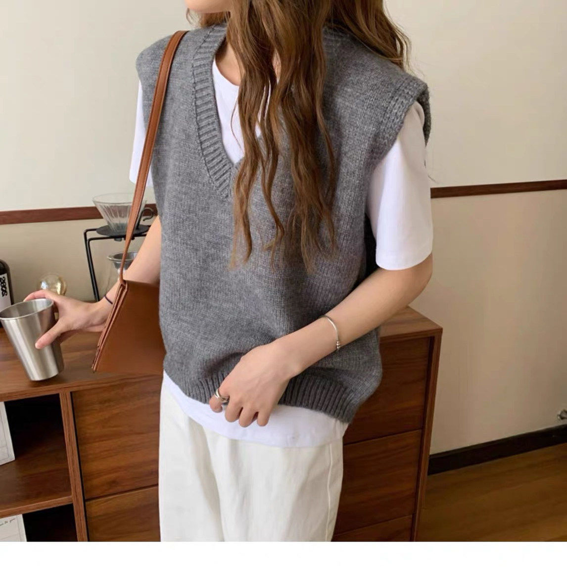 欧洲站100纯羊毛针织马甲女V领毛衣宽松叠穿羊绒无袖背心坎肩外搭