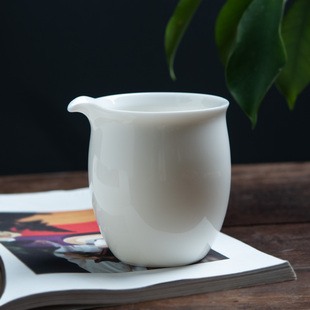 猪油白瓷公道杯德化上乘陶瓷功夫茶具手抓匀杯办公家用手把分茶器