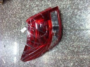 北京汽车北汽e系列E130e150三厢两厢后尾灯