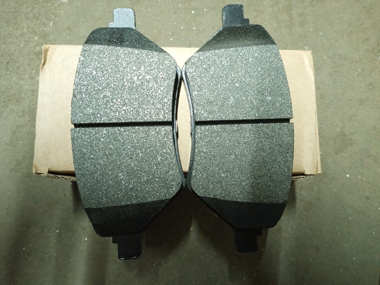 北汽新能源EU5前刹车片 制动片原厂配件 北汽新能源配件专营 包邮