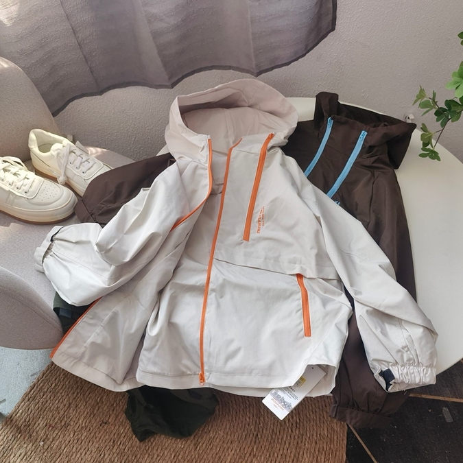 笑笑家 童装上衣 男童户外防风防雨防污连帽外套 洋气休闲运动