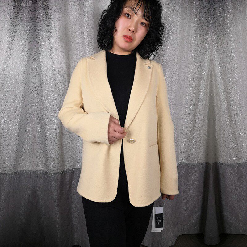 奕涵淏双面羊毛大衣冬女西服短款