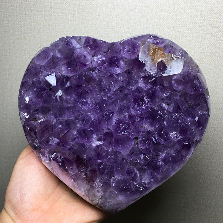 天然紫水晶簇爱心原石摆件