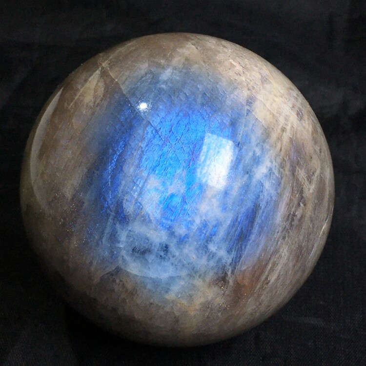 天然蓝月光石球太阳石日月同辉金草莓原石打磨家居桌面装饰品摆件