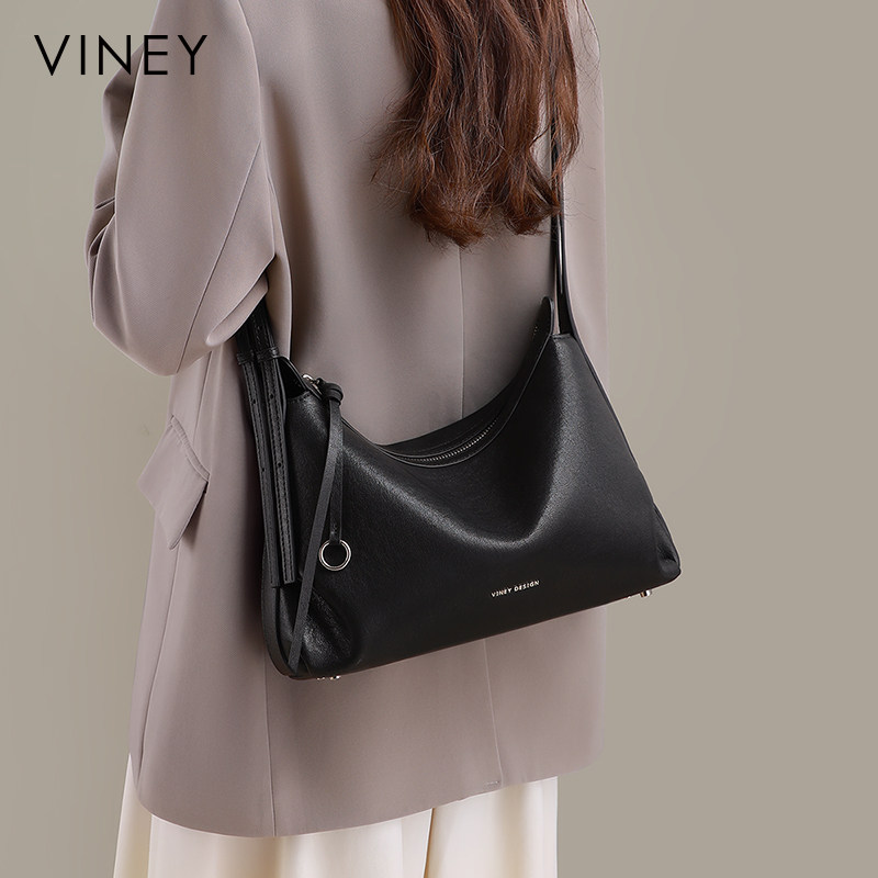 Viney腋下包女2026新款春夏真皮斜挎软包大容量通勤Hobo单肩包