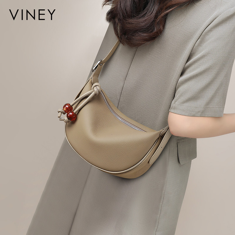 Viney包包2026新款女包夏季真皮单肩斜挎包高级感轻奢小众饺子包
