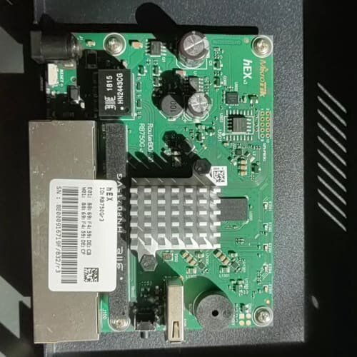 可维修Mikrotik RB750Gr3 hEX，正品软路由，。，议价