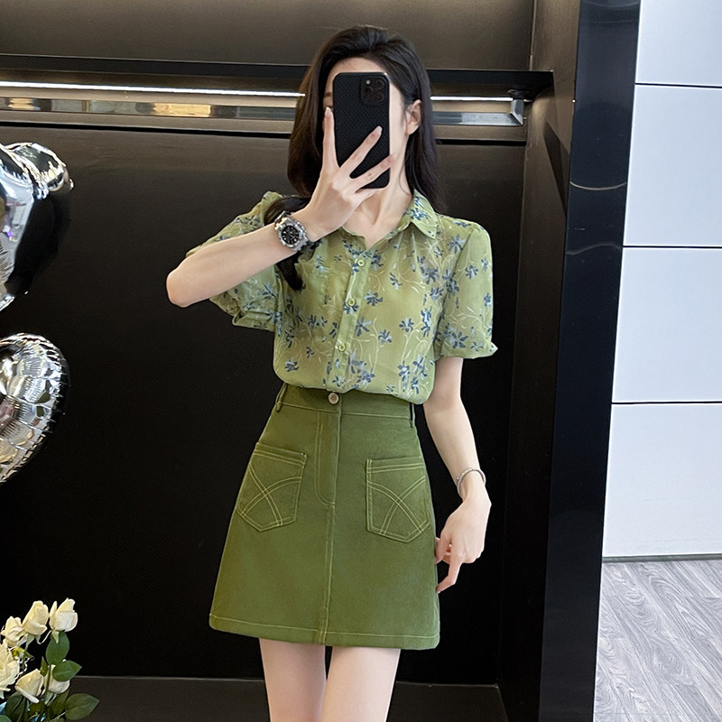 法式Polo领泡泡袖碎花衬衫女夏季