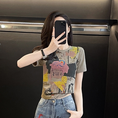 涂鸦紧身短款t恤女短袖夏季