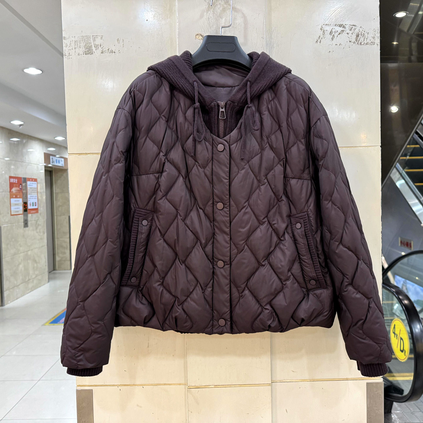 6575针织连帽短装羽绒服