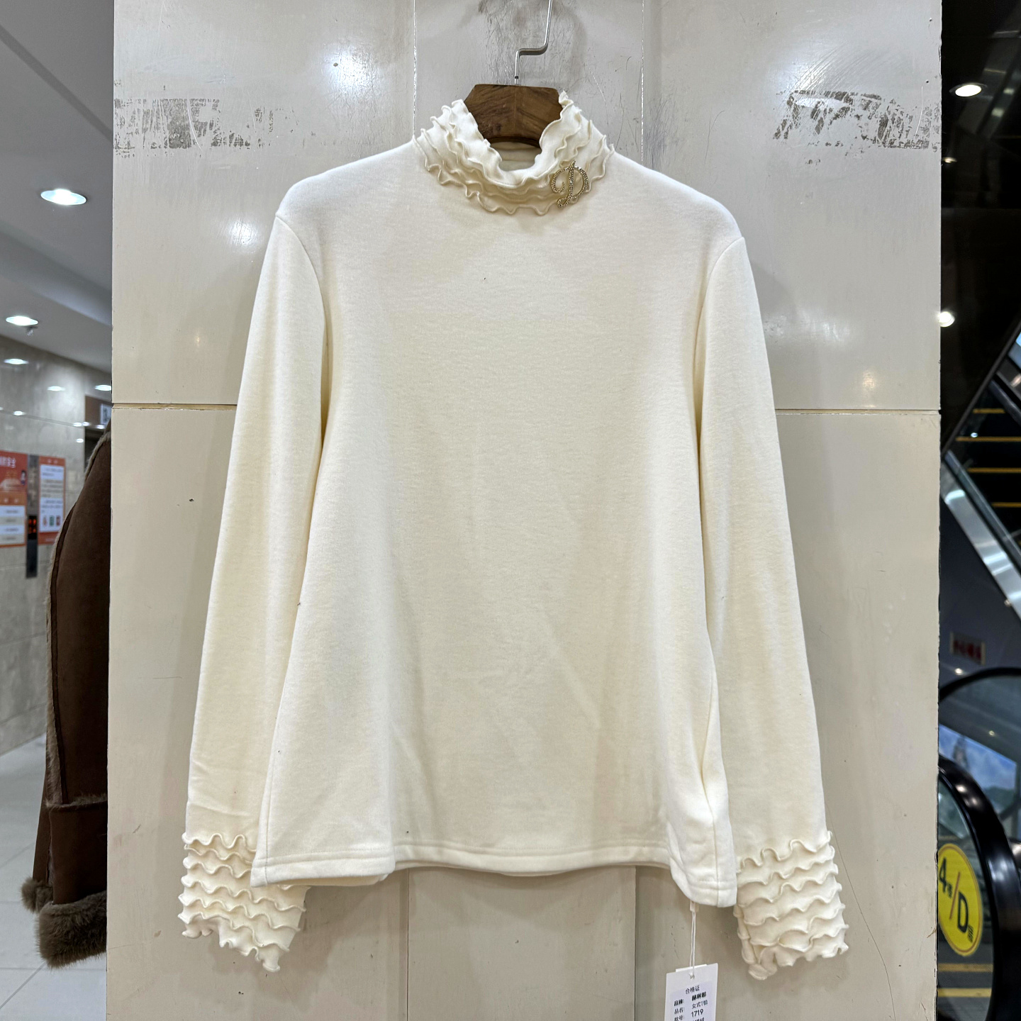 赫琳娜1719花瓣木耳边卫衣上衣