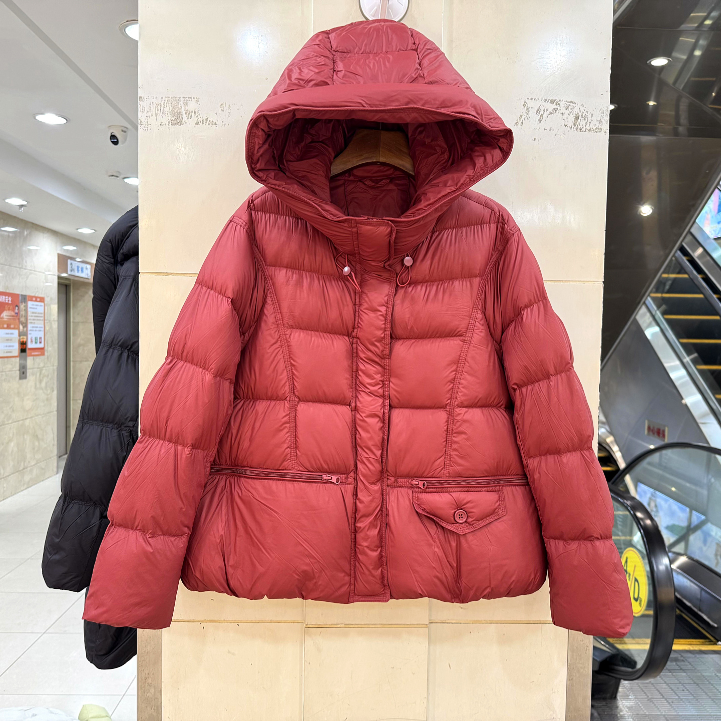 Z7719休闲连帽羽绒服