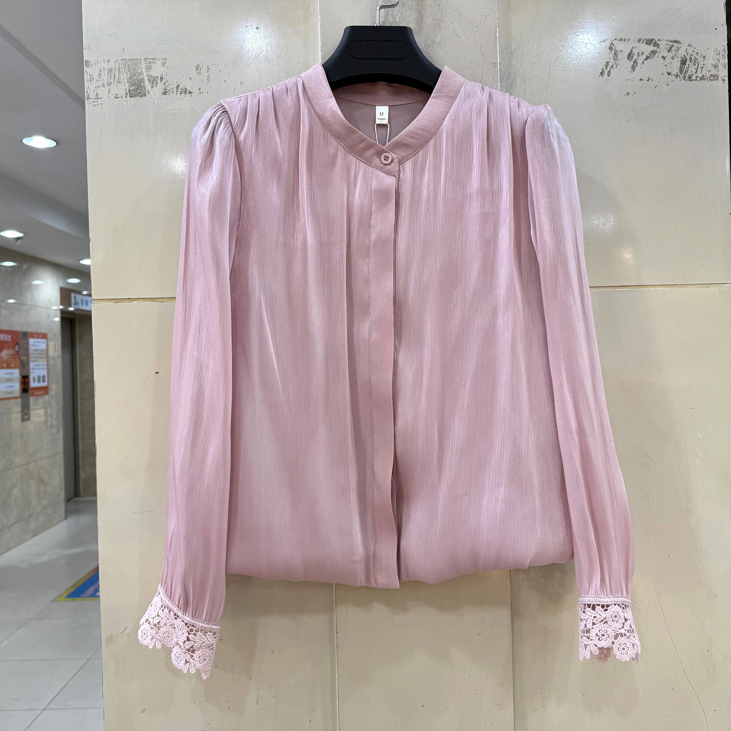 益华彩菲YH26A611 蕾丝花边袖口立领OL百搭显瘦短装衬衫上衣春装