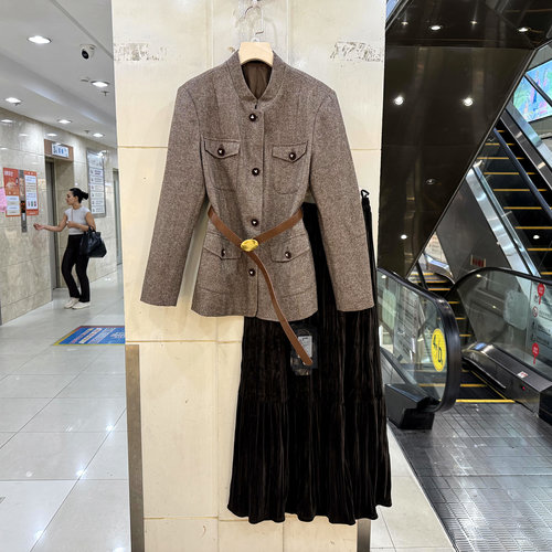 非凡服饰6053西装丝绒半身裙套装