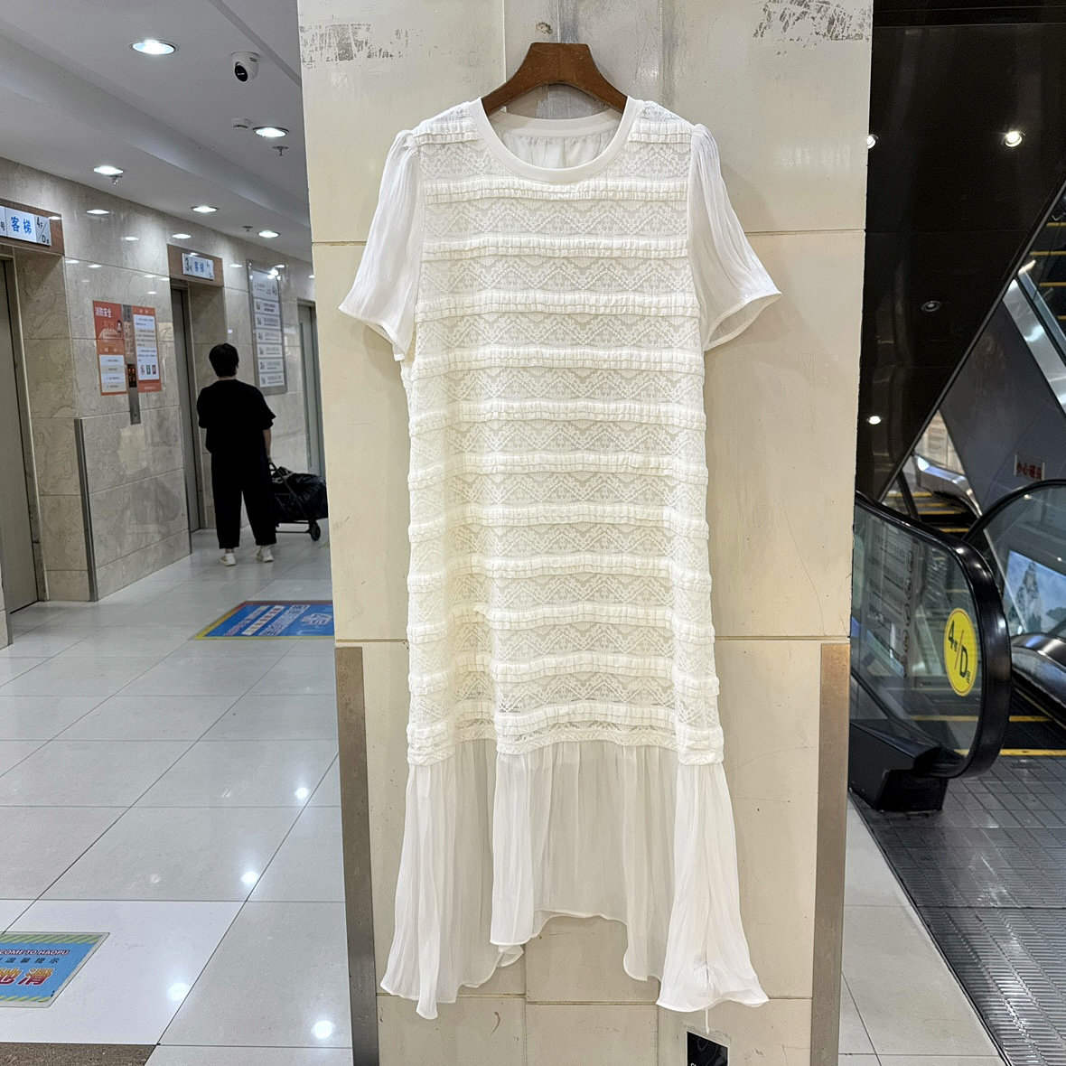 克26225 时尚拼醋酸纱袖口横条纹千层蕾丝长款鱼尾连衣裙欧货夏装