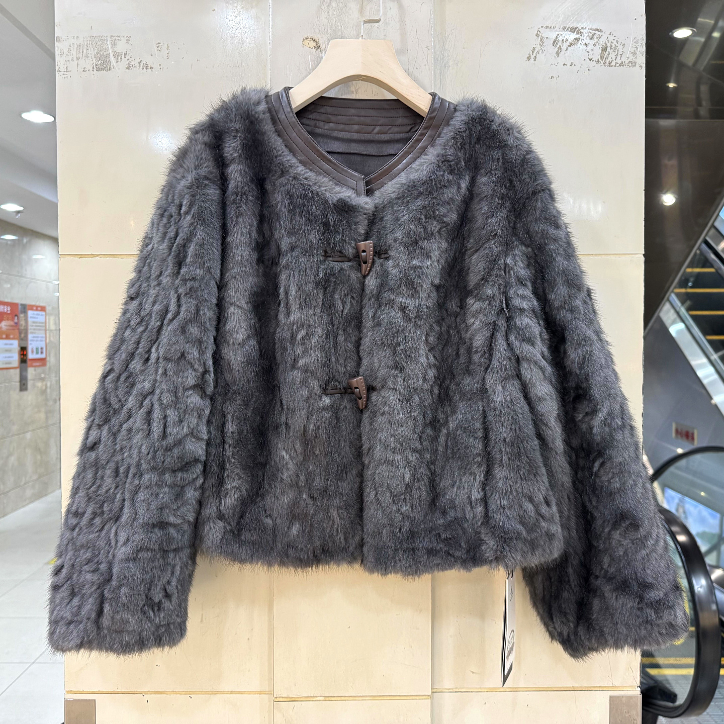 艾尔菲洋25A-C8178皮草外套