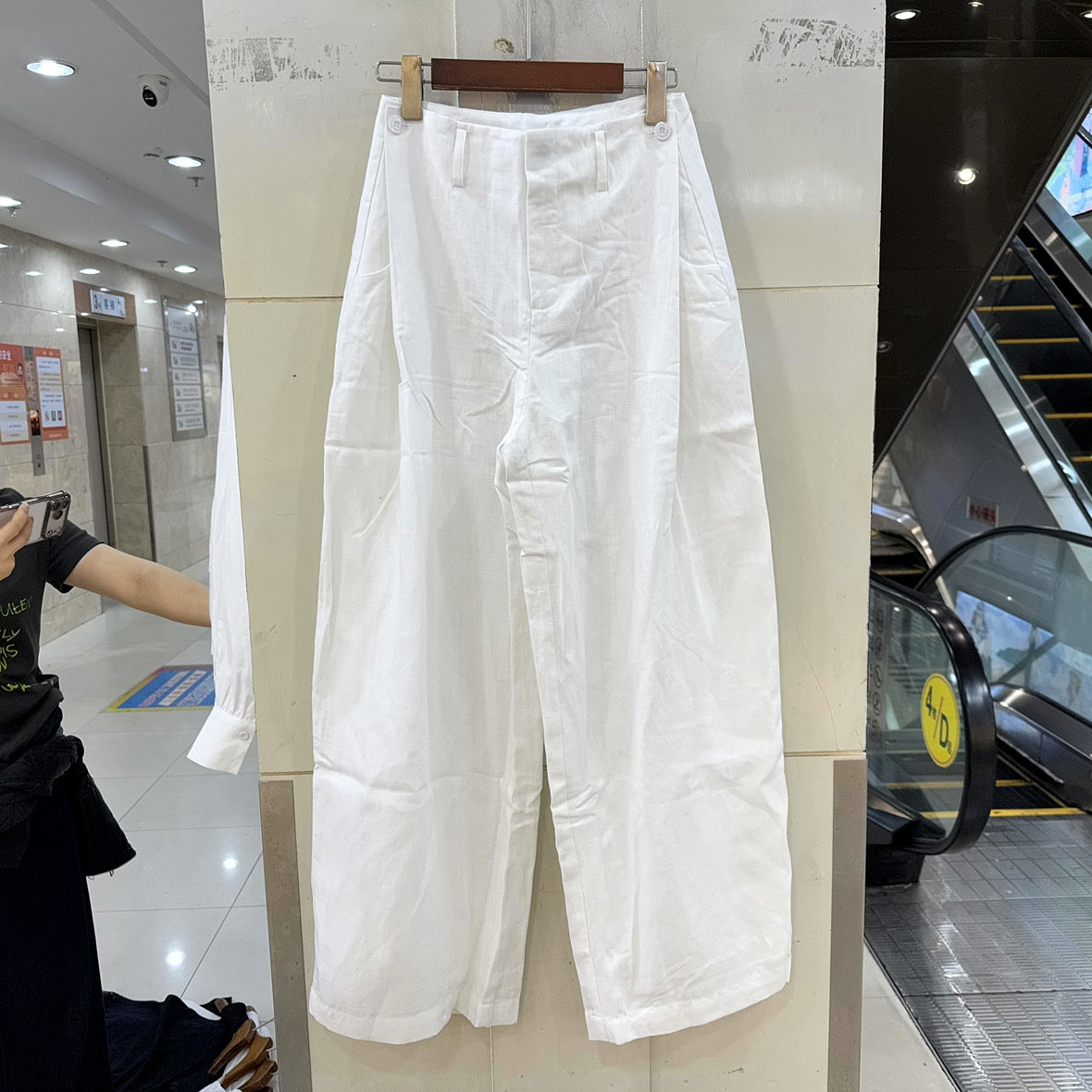 8925 两粒纽扣压褶设计感高腰休闲天丝亚麻气球裤直筒裤女裤欧货